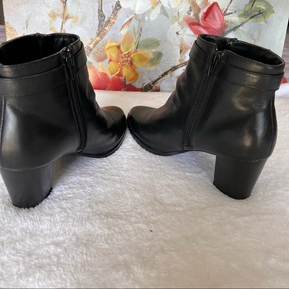 CLARKS ARTIZIEN LEATHER BOOTS SIZE 10W - Picture 5 of 9